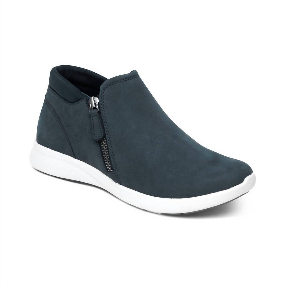 NEW AETREX women's addie ankle bootie in navy